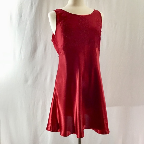 Oscar de la Renta Other - Oscar de la Renta satin gown